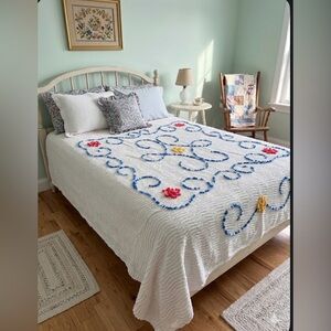 VTG Mid-Century Chenille Bedspread - Blue & Red Floral Medallion - Full Size